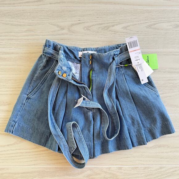 Sam Edelman Women’s High Rise Denim Trouser Shorts Size 2 Blue NWT - Picture 3 of 10